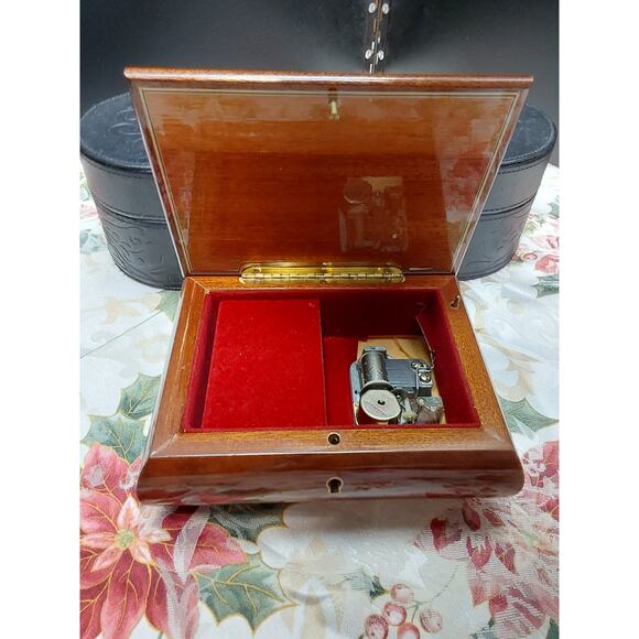 Vintage Reuge Music Box Marquette inlaid Swiss movement Song Minuets of Mozart - Picture 2 of 3